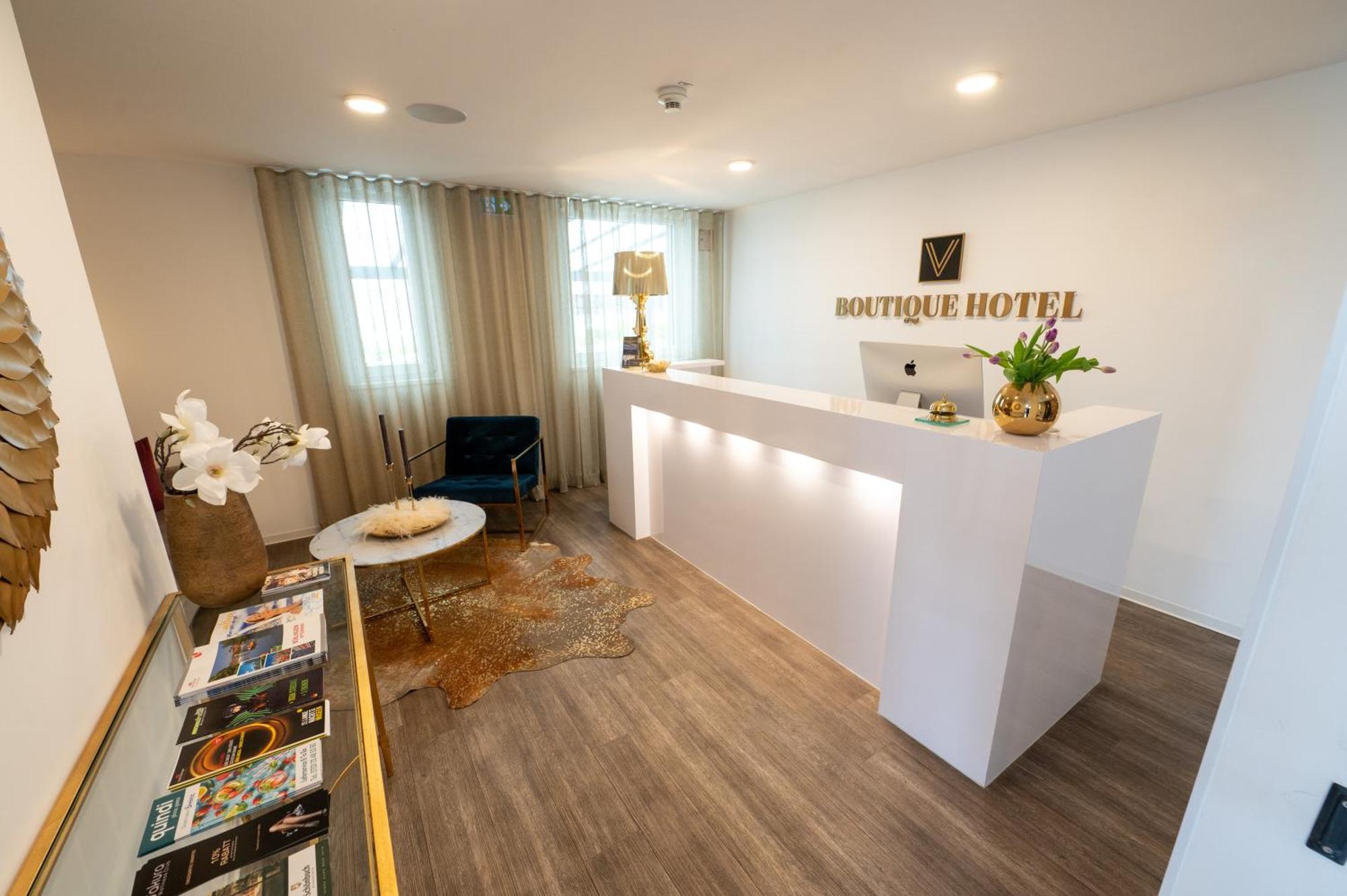 V Boutique Hotel Бьоблинген Екстериор снимка