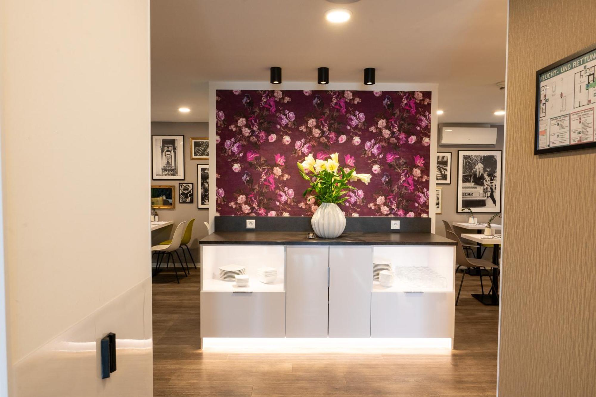 V Boutique Hotel Бьоблинген Екстериор снимка