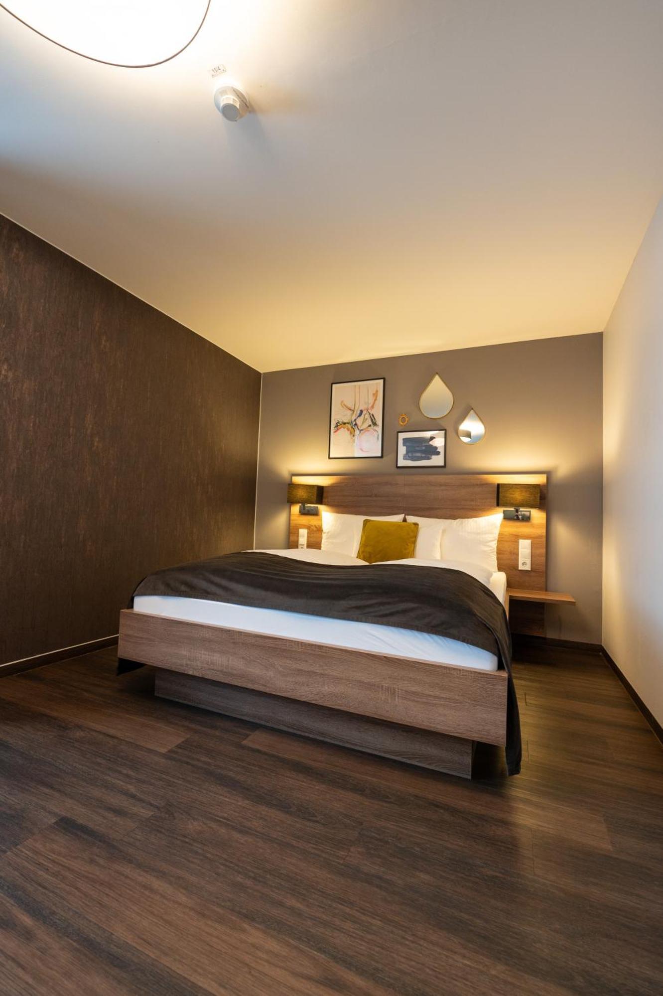 V Boutique Hotel Бьоблинген Екстериор снимка