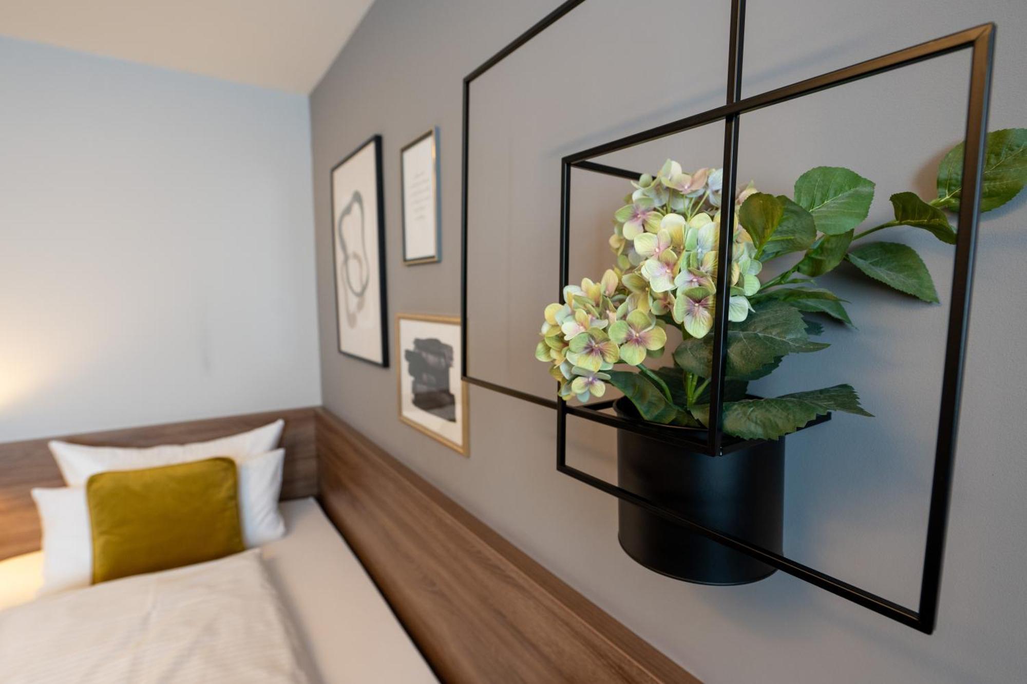 V Boutique Hotel Бьоблинген Екстериор снимка