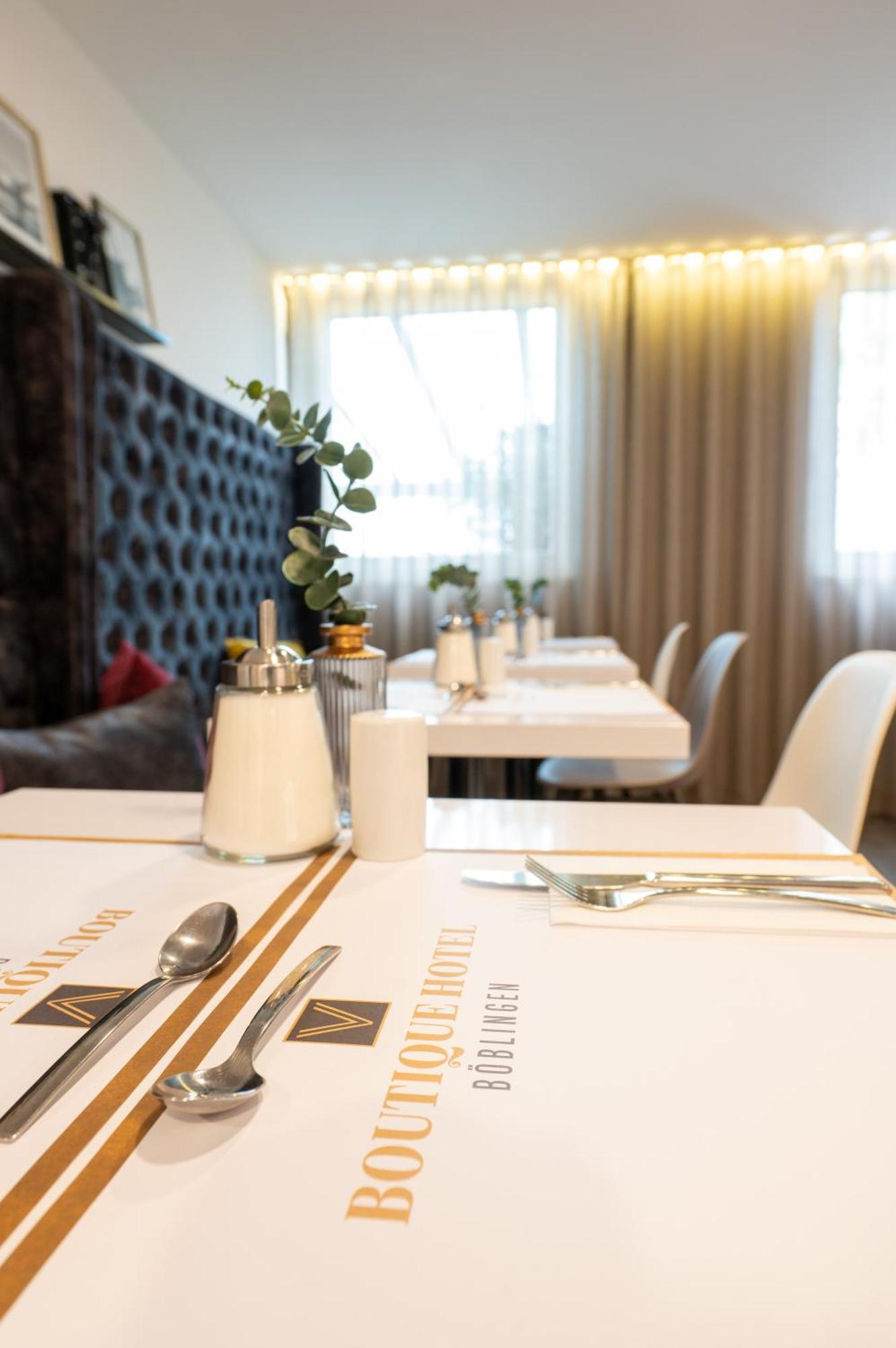 V Boutique Hotel Бьоблинген Екстериор снимка