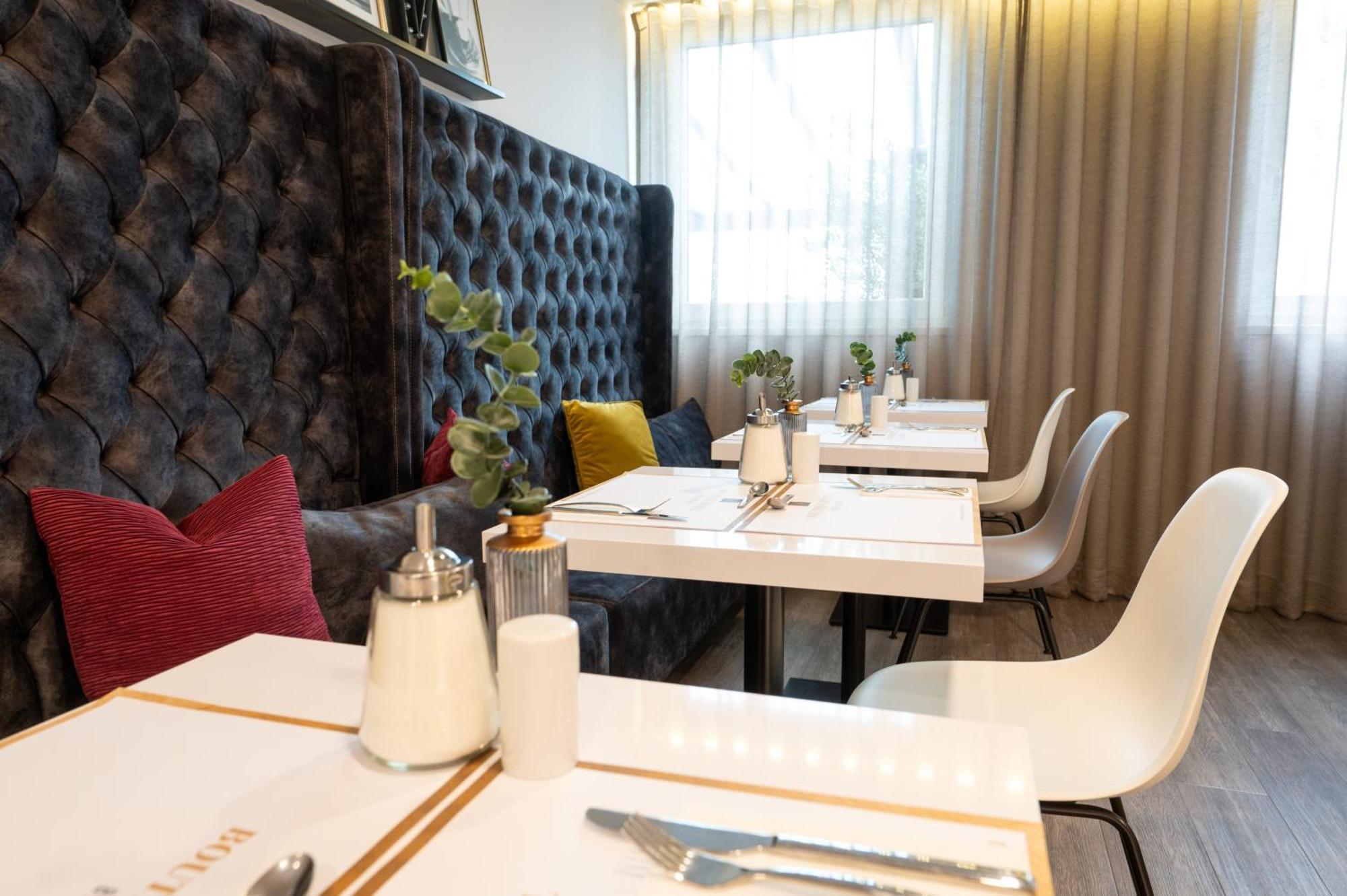 V Boutique Hotel Бьоблинген Екстериор снимка