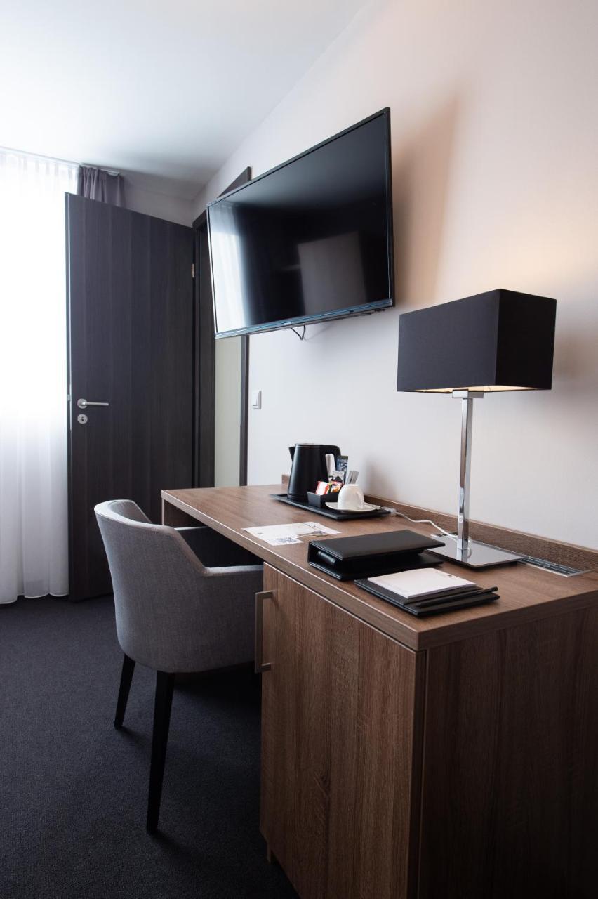V Boutique Hotel Бьоблинген Екстериор снимка
